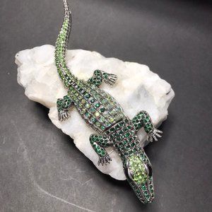 Betsey Johnson alligator jewelry brooch pendant covered in rhinstones!